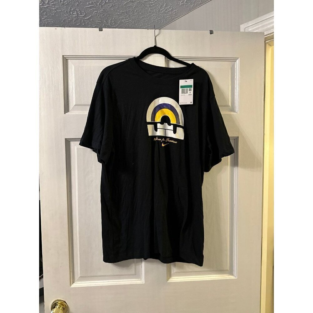 Nike Dri-Fit Men’s Shirt- NWT- XL “Strive For Greatness”